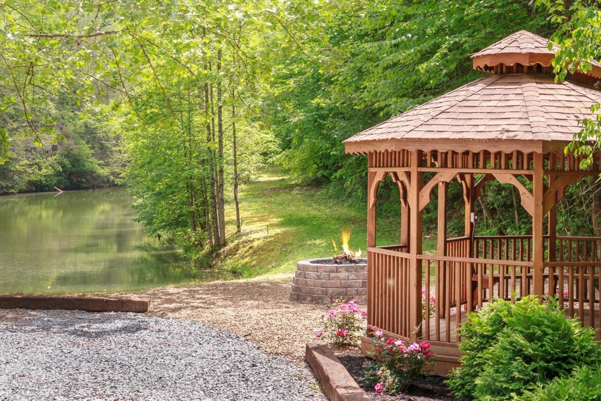 Love Leigh By Stony Brook Cabins Gatlinburg Exterior foto